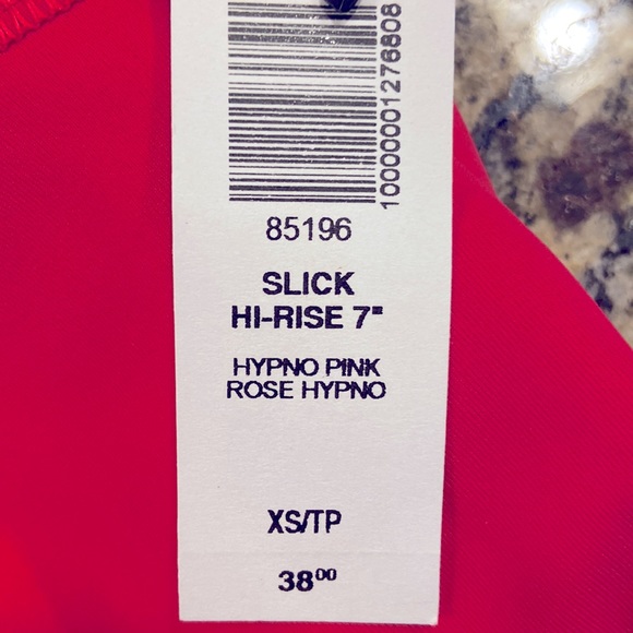 BNWT - TNA bike short XS - Hypno Pink - Picture 2 of 3